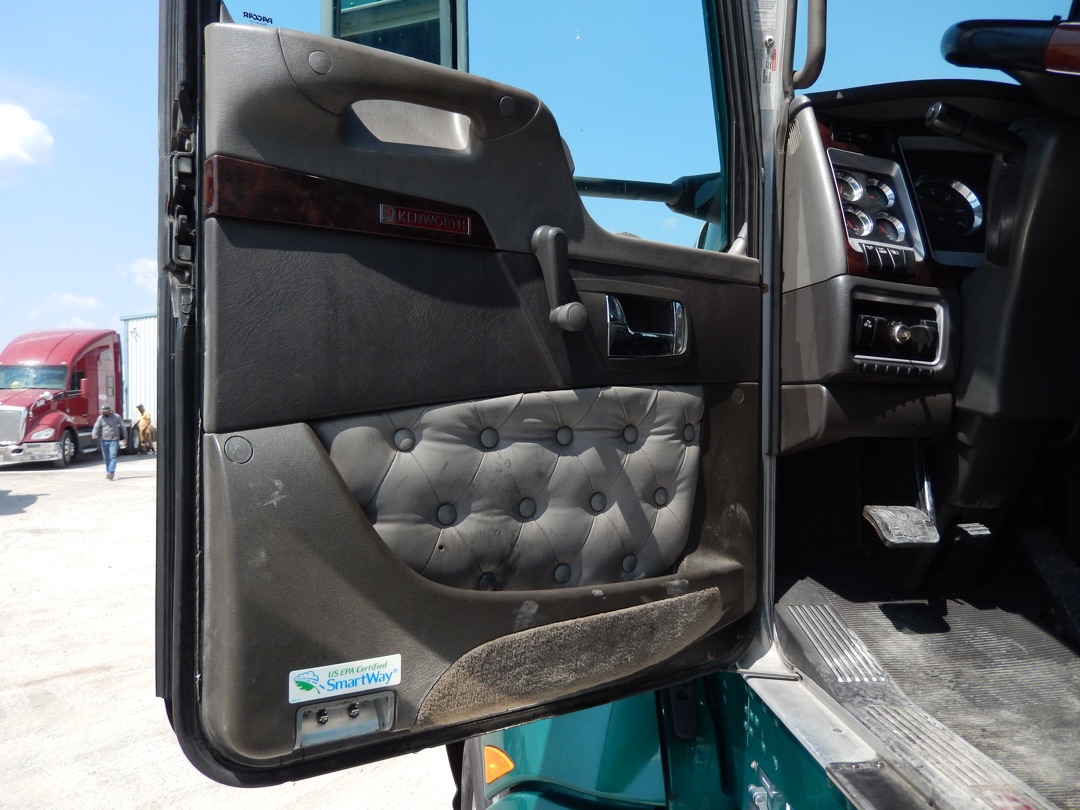 2012 KENWORTH T660 - Image 20
